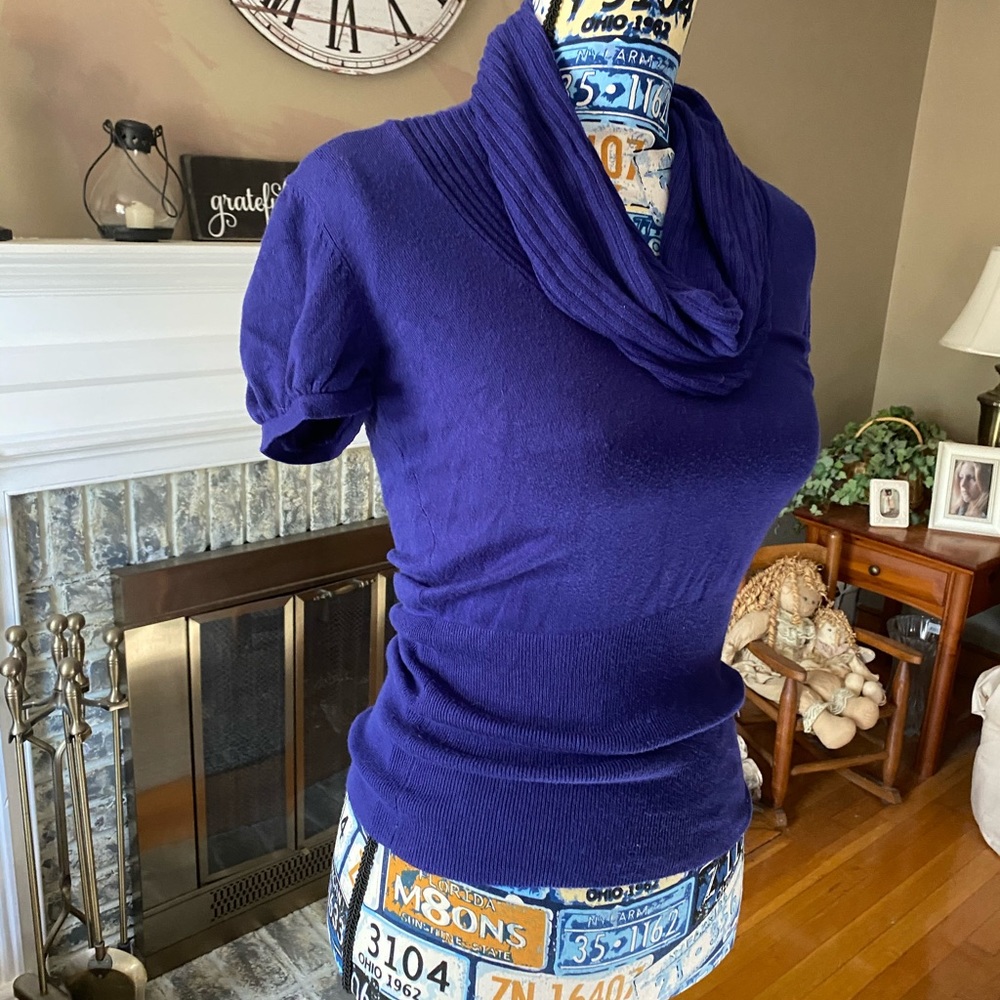 Express Sweater~So SOFT! - Picture 2 of 9